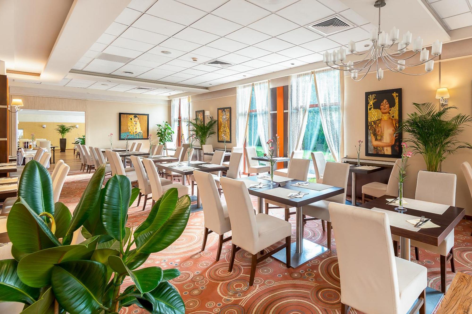 Hotel Medical Spa Malinowy Zdroj Solec Zdroj Ngoại thất bức ảnh
